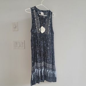 Beautiful Knox Rose sleeveless dress